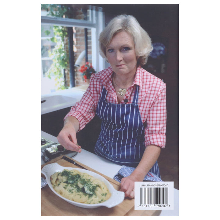 Mary Berry: Queen Of British Baking - The Biography by A S Dagnell - Non Fiction - Hardback