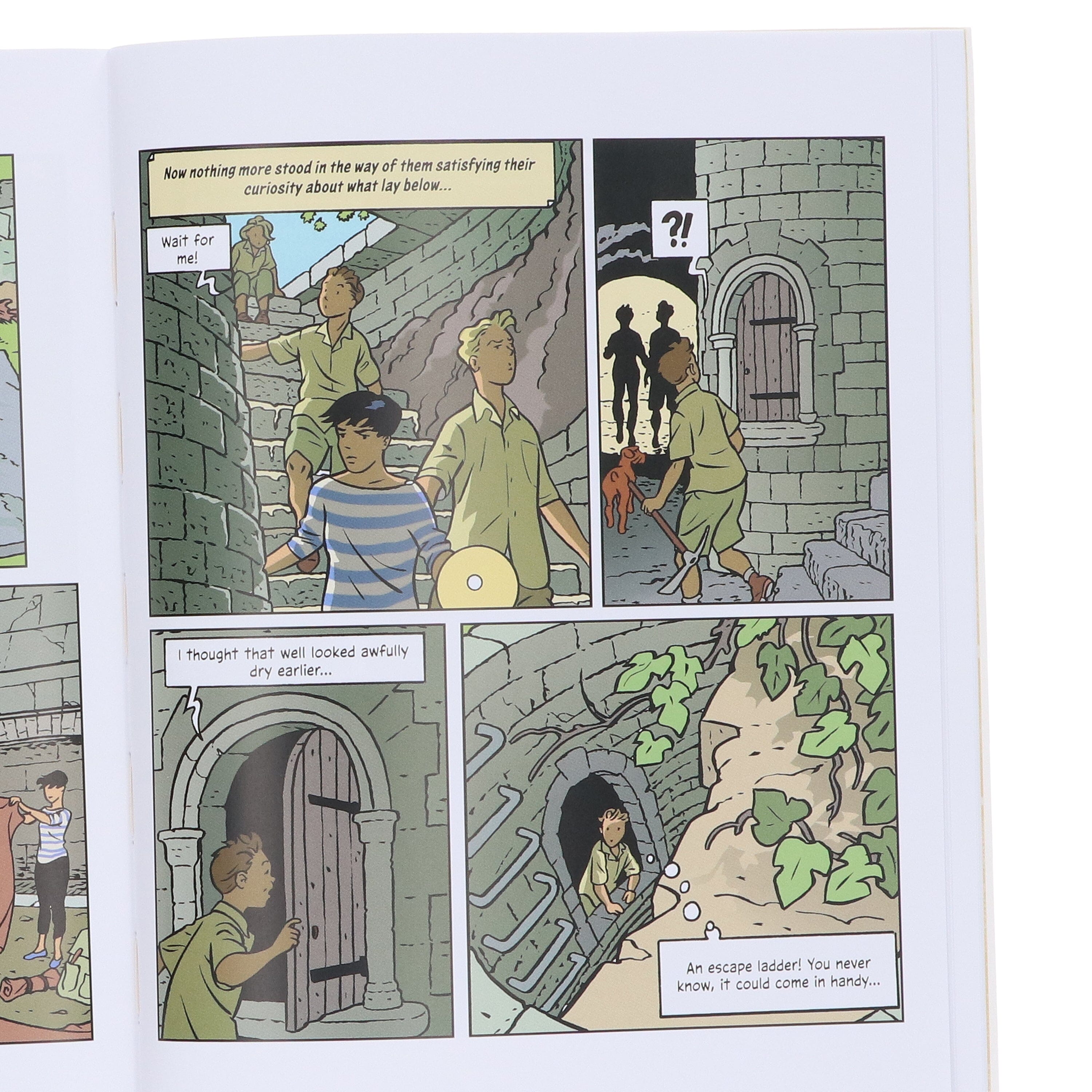 洋書 5点 まとめ商品 The Famous Five Graphic Novel By Enid Blyton 4 Books Collection
