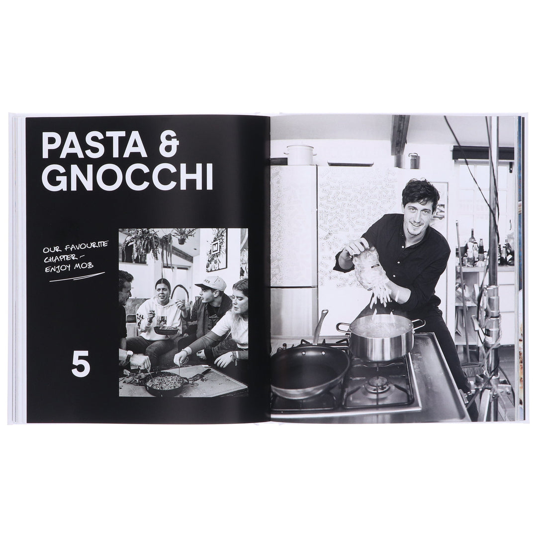 Speedy MOB: A 12-Minute Meal Cookbook For 4 People: By Ben Lebus - Non Fiction - Hardback