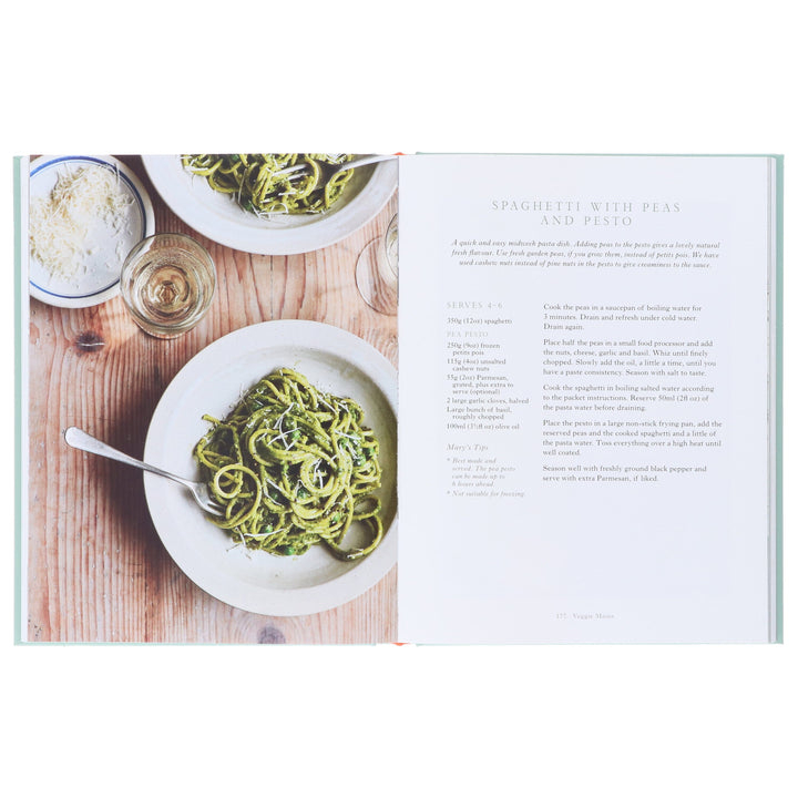 Cook and Share: 120 Delicious New Fuss-free Recipes by Mary Berry - Non Fiction - Hardback